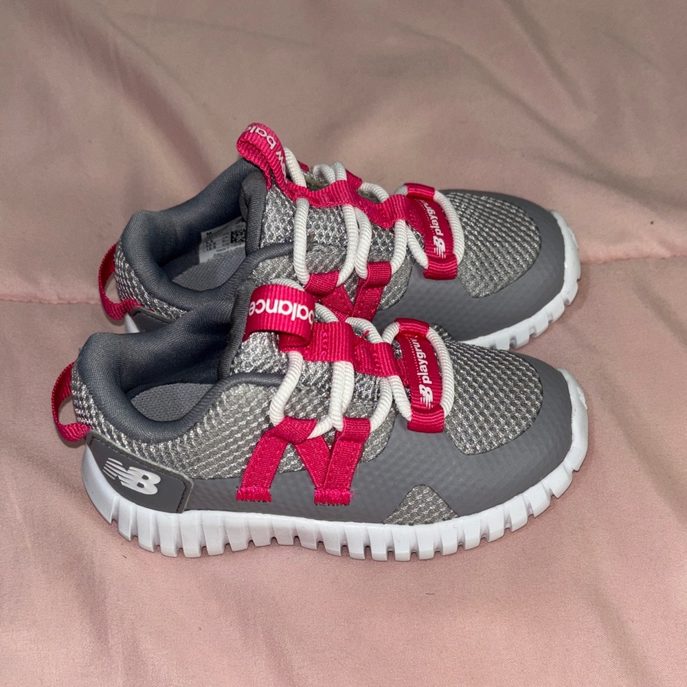 New Balance Kids' Sneakers Playgruv in grey and pink color